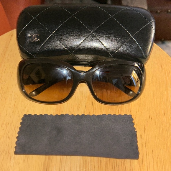 Gorgeous Authentic Chanel Sunglasses w/strass(none missing)embellished logo arms - Picture 12 of 16